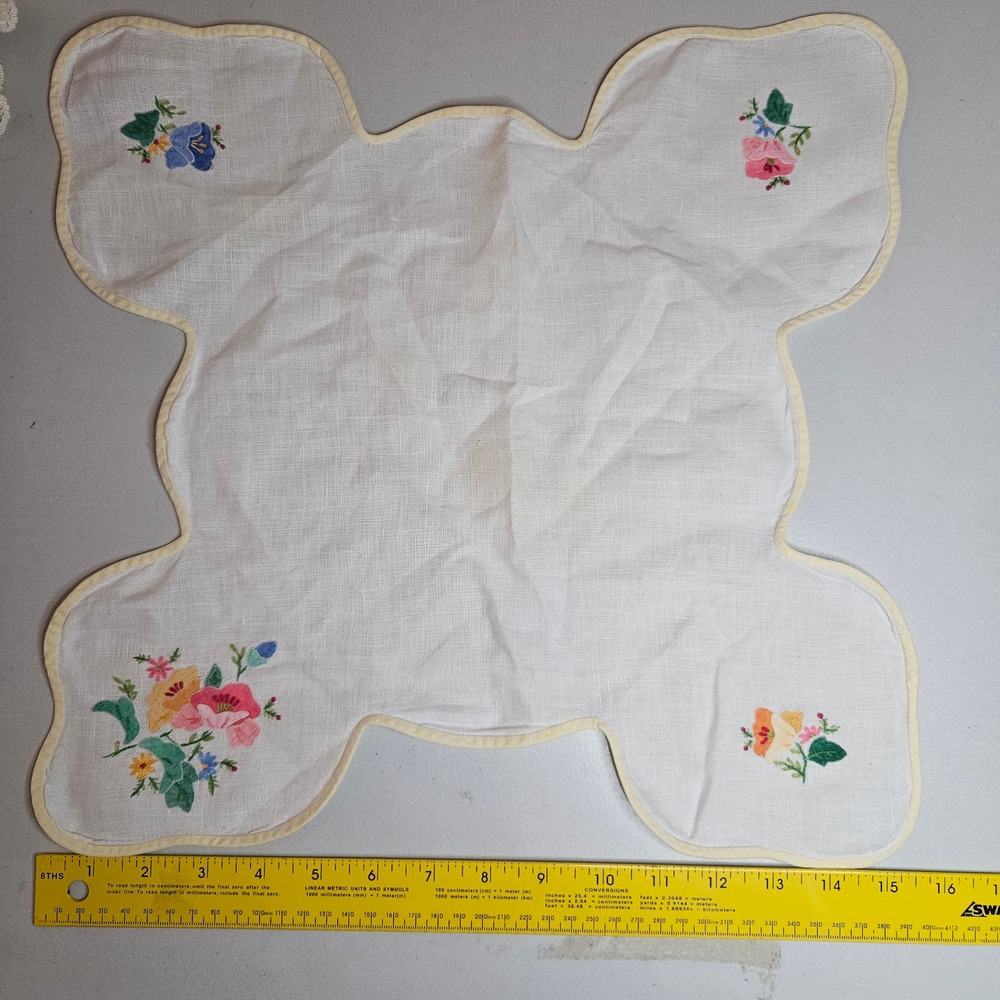 Vtg Hand Embroidered Napkins Basket Liners Set 3 Floral Cutwork Lace Scalloped - Picture 5 of 10